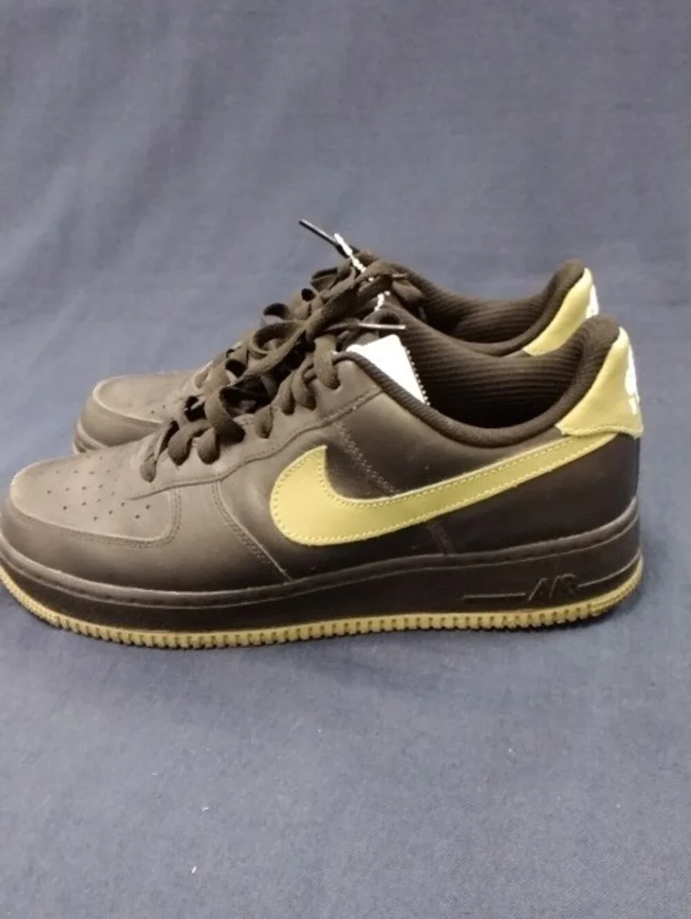 Nike Men's Low-Top Sneakers in Brown and Yellow